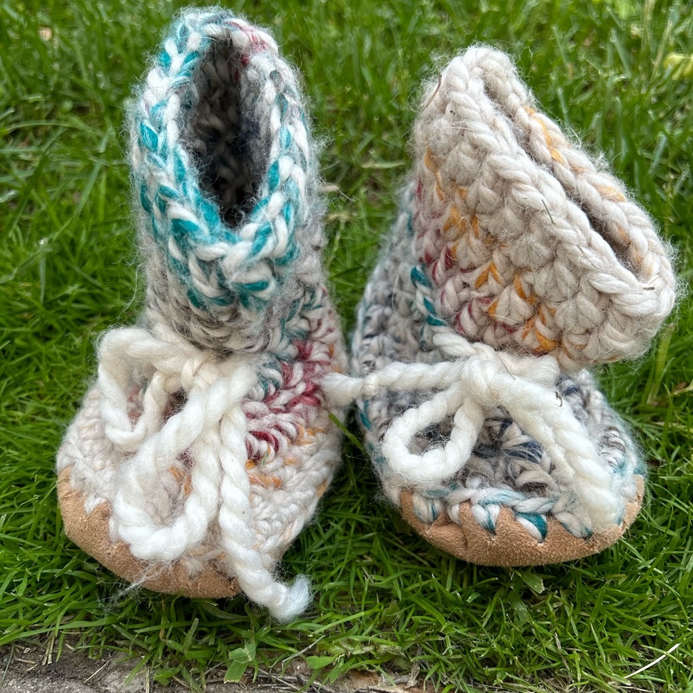 Small Shop Wool boots with fur insoles and leather soles. Size 5/6